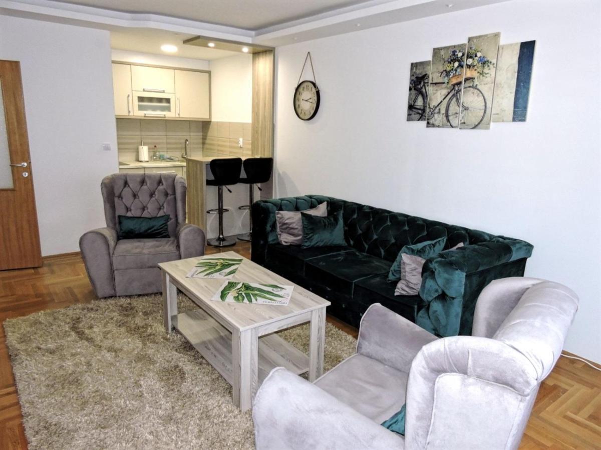 Apartman Lux S&V 1 Lukavica Istocno Sarajevo Hilandarska Centar Lägenhet Exteriör bild