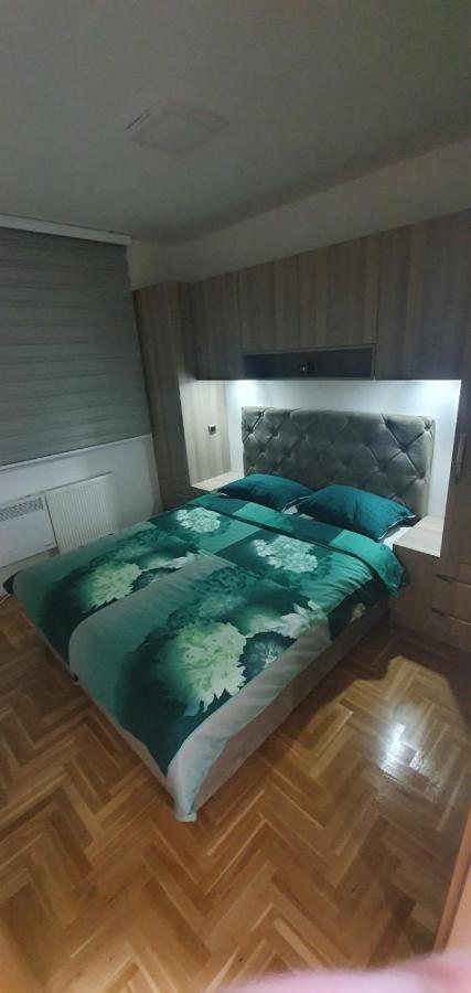Apartman Lux S&V 1 Lukavica Istocno Sarajevo Hilandarska Centar Lägenhet Exteriör bild