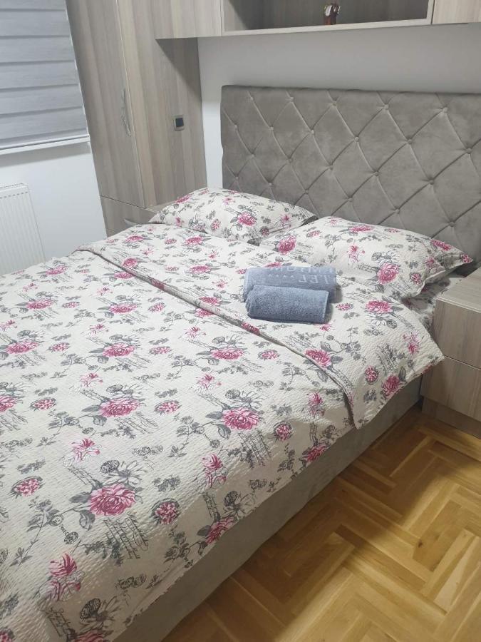 Apartman Lux S&V 1 Lukavica Istocno Sarajevo Hilandarska Centar Lägenhet Exteriör bild